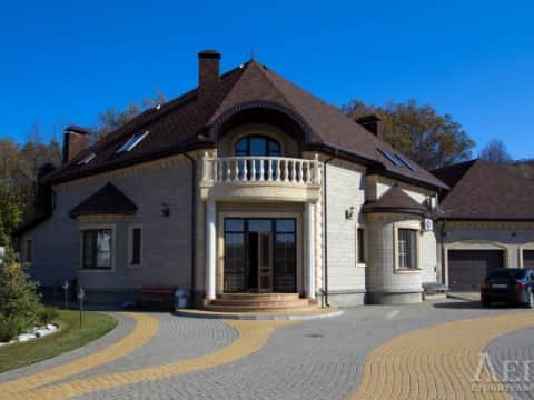 10a01c44-doma_300plus__03_usadba-01